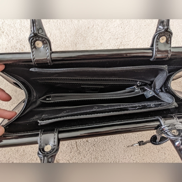 Kazar patent leather purse - Picture 4 of 4